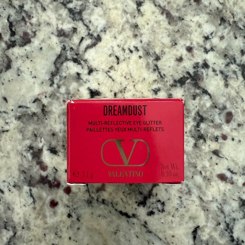 Valentino Dreamdust, Multi-Reflective Glitter Eyeshadow in Go for Gold (02)